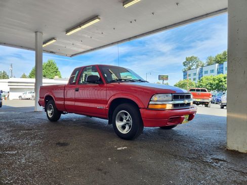 Used 2000 Chevrolet S10 Pickup LS w/ Preferred Equipment Group RWD image 7