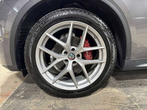 Used 2018 Alfa Romeo Stelvio Ti Sport image 10