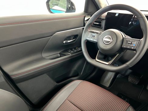 New 2026 Nissan Kicks SR w/ Cold Weather Package AWD/4WD image 11