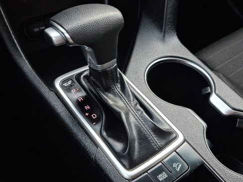 Used 2018 Kia Sportage LX image 14