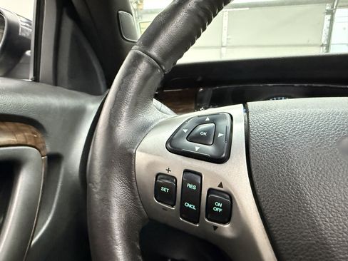 Used 2017 Ford Taurus Limited image 19