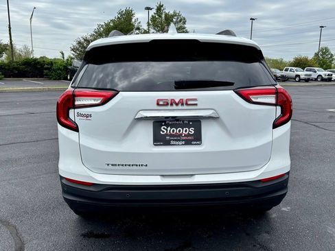 Used 2023 GMC Terrain SLE w/ Driver Convenience Package FWD image 6