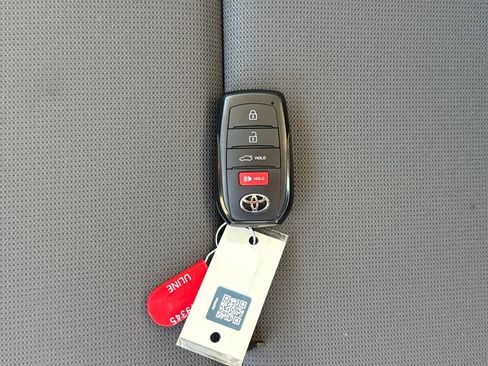 Used 2025 Toyota Corolla LE image 29