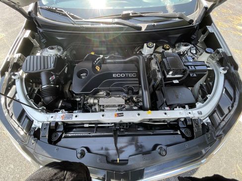 Used 2019 Chevrolet Equinox LT w/ Driver Convenience Package FWD image 47