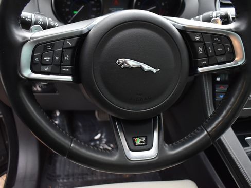 Used 2018 Jaguar F-PACE R-Sport image 16