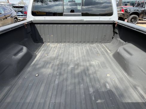 Used 2015 Ford F250 Lariat w/ Lariat Interior Package image 13