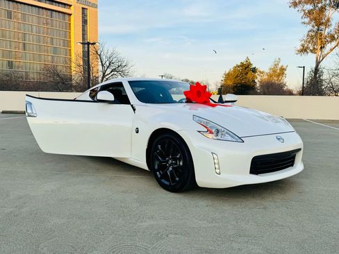 Used 2017 Nissan 370Z Coupe RWD image 26