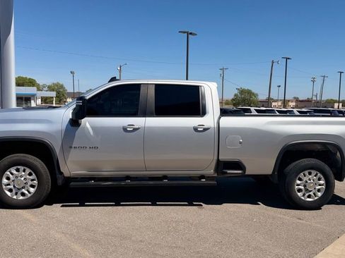 Used 2022 Chevrolet Silverado 3500 LT AWD/4WD image 11
