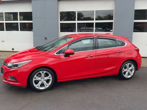 Used 2017 Chevrolet Cruze Premier FWD image 8