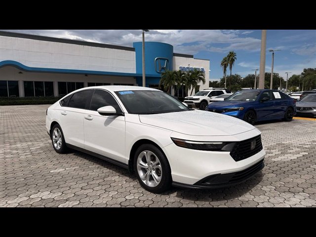 Certified 2025 Honda Accord SE image 9