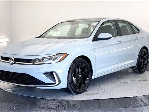 New 2026 Volkswagen Jetta SE image 2