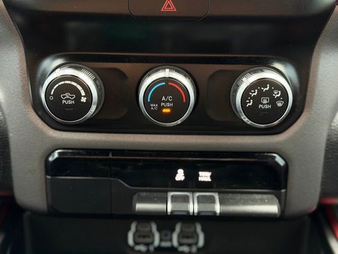 Used 2022 RAM 1500 Rebel AWD/4WD image 38