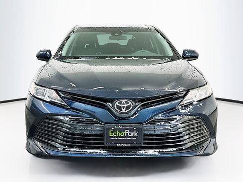 Used 2019 Toyota Camry LE image 2