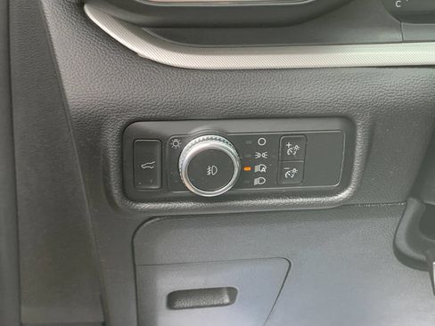 Used 2022 Ford Explorer XLT w/ Equipment Group 202A AWD/4WD image 34