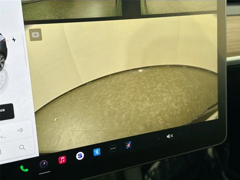 Used 2024 Tesla Model Y Long Range image 22