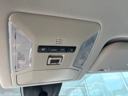 Used 2024 Toyota RAV4 LE AWD/4WD image 21