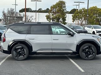 New 2026 Kia EV9 GT-Line video 3