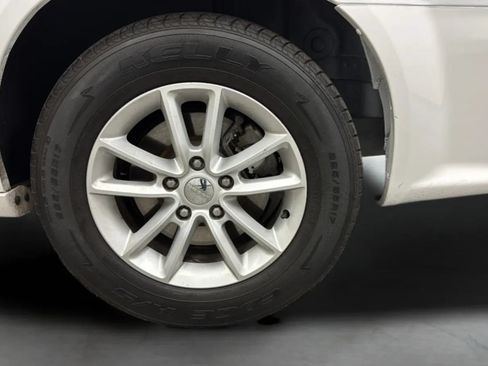 Used 2015 Dodge Grand Caravan SXT FWD image 32