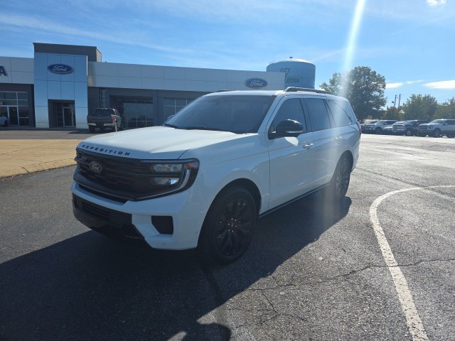 Used 2025 Ford Expedition Platinum w/ Stealth Appearance Package AWD/4WD image 7