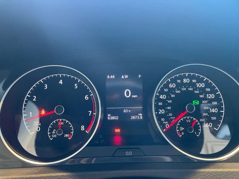 Used 2018 Volkswagen Golf SE FWD image 2