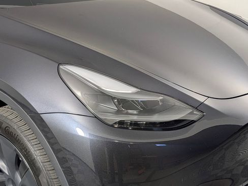 Used 2024 Tesla Model Y Long Range RWD image 14