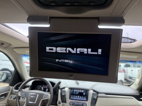 Used 2018 GMC Yukon Denali w/ Open Road Package AWD/4WD image 19