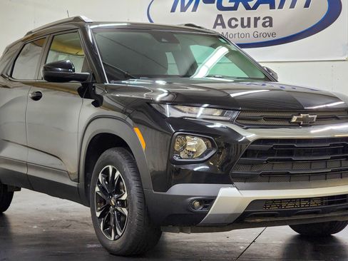 Used 2022 Chevrolet TrailBlazer LT image 2
