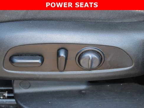 Used 2020 Chevrolet Equinox LT image 12