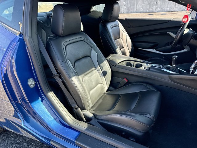 Used 2022 Chevrolet Camaro LT RWD image 25
