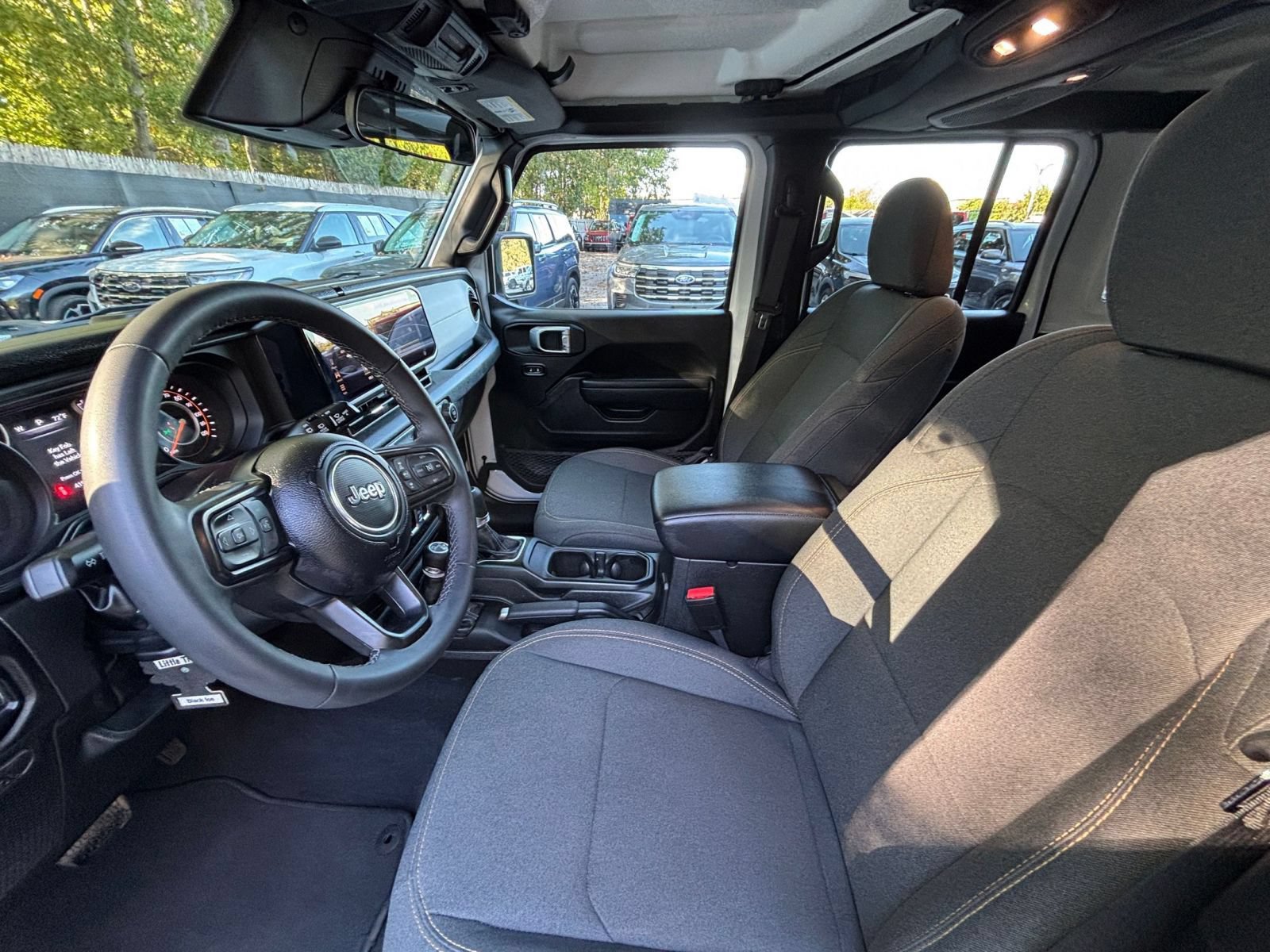 Used 2025 Jeep Wrangler Unlimited Sport AWD/4WD image 36