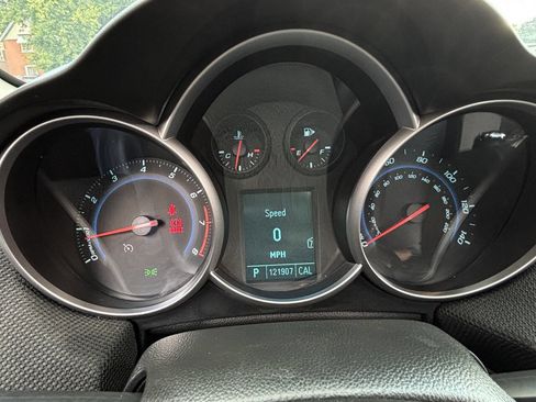 Used 2011 Chevrolet Cruze LT image 25