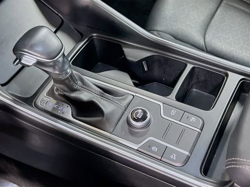 Certified 2022 Kia Sorento S w/ Panoramic Sunroof Package image 17