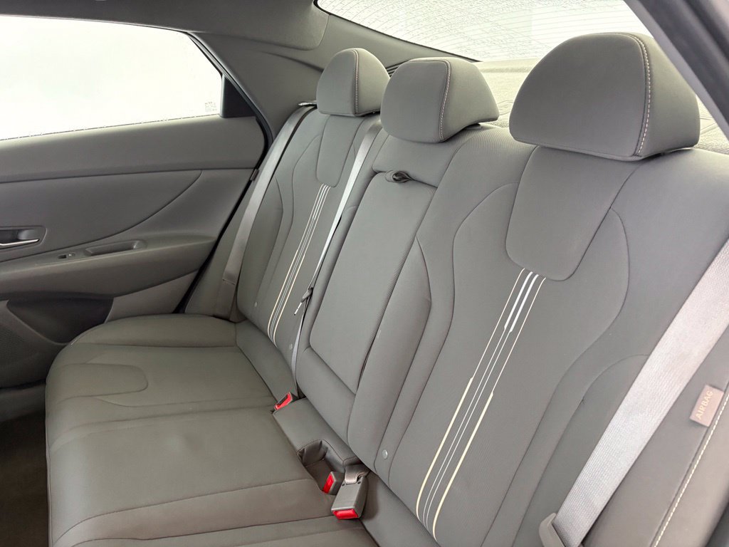 Used 2025 Hyundai Elantra SEL FWD image 30