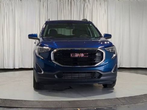 Used 2020 GMC Terrain SLE w/ Driver Convenience Package FWD image 3