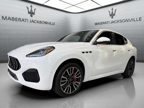 New 2025 Maserati Grecale GT image 7