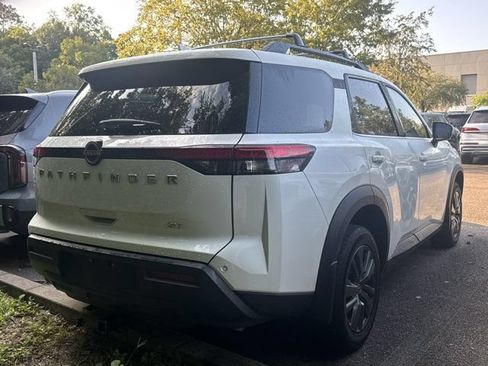 Used 2023 Nissan Pathfinder SV FWD image 6