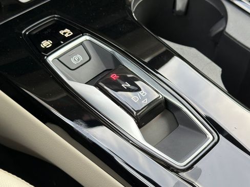 Certified 2025 Audi Q6 e-tron Premium Plus w/ Premium Plus image 21