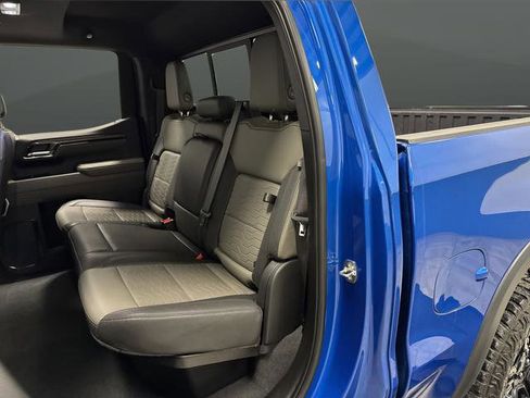 Used 2022 Chevrolet Silverado 1500 ZR2 w/ Technology Package image 31