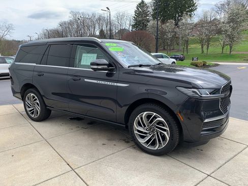 Certified 2025 Lincoln Navigator Reserve AWD/4WD image 8