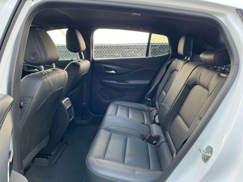 Used 2025 Buick Envista Sport Touring image 27