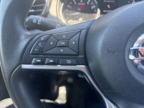 Used 2018 Nissan Rogue S AWD/4WD image 4