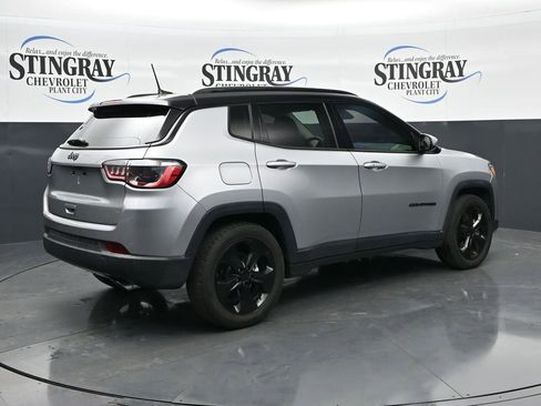 Used 2021 Jeep Compass Latitude FWD image 7