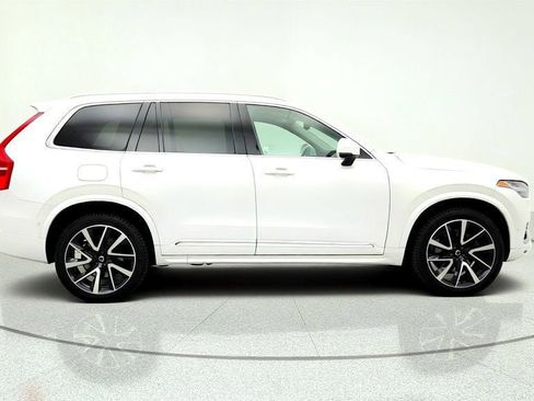 Used 2023 Volvo XC90 B5 Plus AWD/4WD image 4