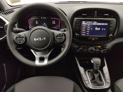 Used 2024 Kia Soul LX w/ LX Technology Package image 22