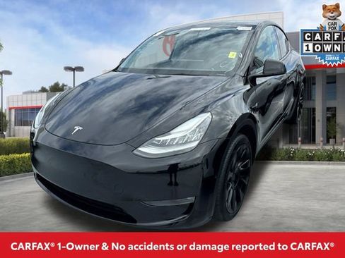 Used 2022 Tesla Model Y Long Range AWD/4WD image 2