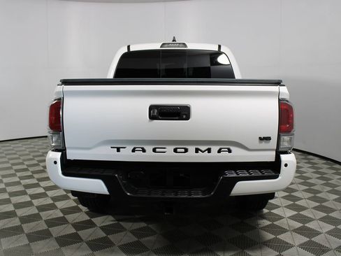 Used 2020 Toyota Tacoma TRD Sport w/ Technology Package AWD/4WD image 40
