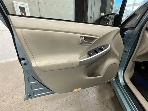 Used 2015 Toyota Prius Two FWD image 9