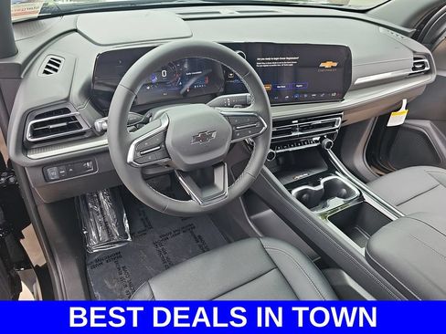 New 2026 Chevrolet Traverse LT w/ Midnight/Sport Edition FWD image 17