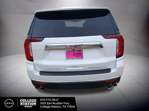 Used 2021 GMC Yukon Denali w/ LPO, Illumination Package image 3