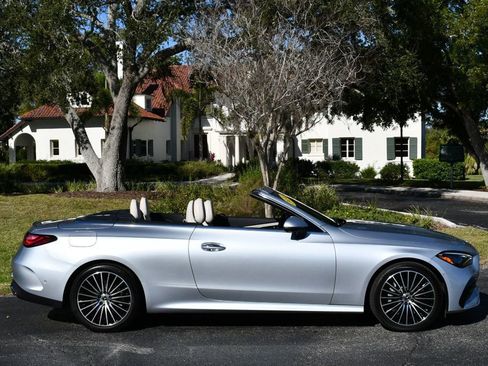Used 2024 Mercedes-Benz CLE 450 4MATIC Cabriolet image 41